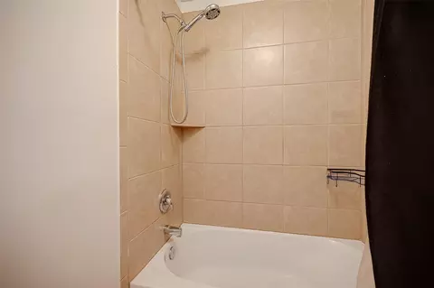 Bath - 346 Apache Field Ln, La Marque, TX 77568 photo 2 of 5