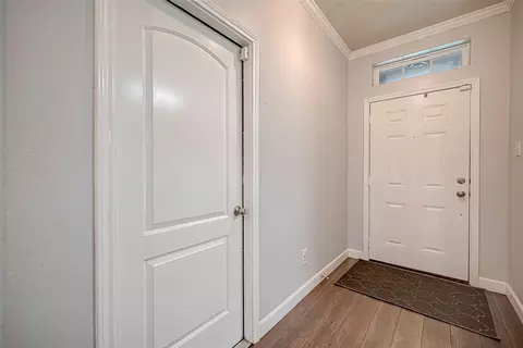 Entry Way - 346 Apache Field Ln, La Marque, TX 77568 photo 2 of 4