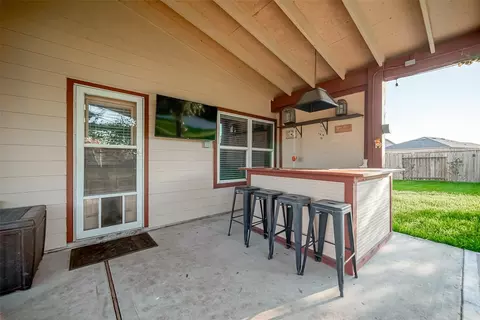 Exterior - 346 Apache Field Ln, La Marque, TX 77568 photo 8 of 9