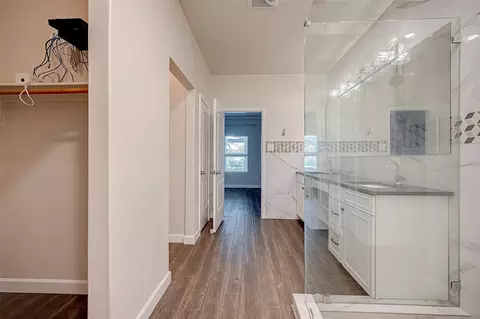Entry Way - 346 Apache Field Ln, La Marque, TX 77568 photo 4 of 4