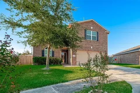 Exterior - 346 Apache Field Ln, La Marque, TX 77568 photo 3 of 9