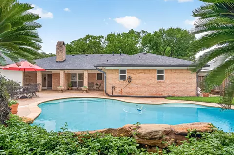 3031 Broadmoor Dr, Sugar Land, TX 77478