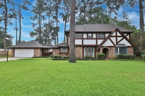 902 Castle Hill Trl, Kingwood, TX 77339
