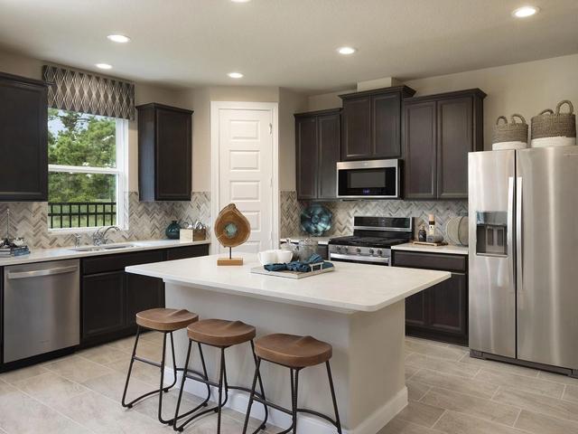 718 Sand Dollar Dr, Kemah, TX 77565