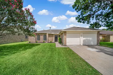 3807 Teakwood Dr, La Porte, TX 77571