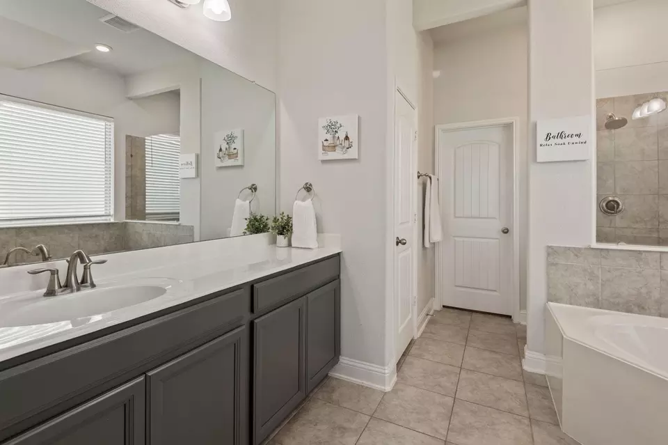 Bath - 1939 Village Orchard Ln, Katy, TX 77494 photo 1 of 3