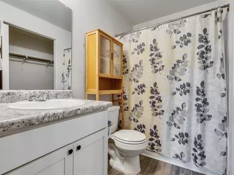 Bath - 2029 6th St, Hempstead, TX 77445 photo 1 of 2