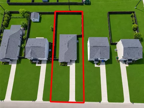 View/Area - 2029 6th St, Hempstead, TX 77445 photo 4 of 5
