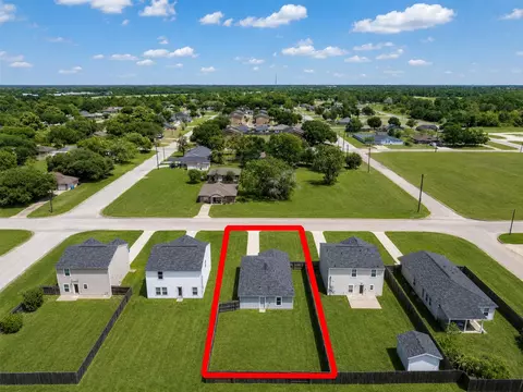 View/Area - 2029 6th St, Hempstead, TX 77445 photo 5 of 5