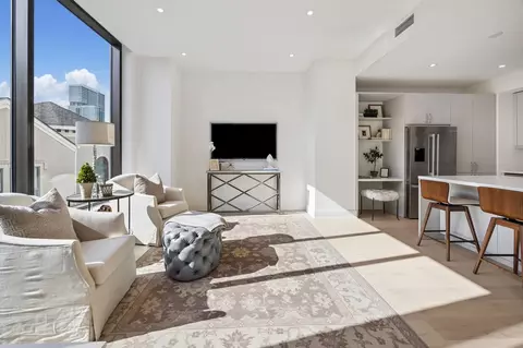 2323 W Main St #305, Houston, TX 77098