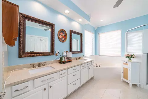 Bath - 24902 Millers Ln, Katy, TX 77493 photo 2 of 4