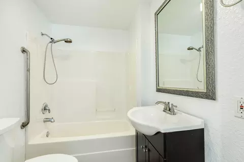 Bath - 139 Bastrop Beach Rd, Angleton, TX 77515 photo 1 of 2