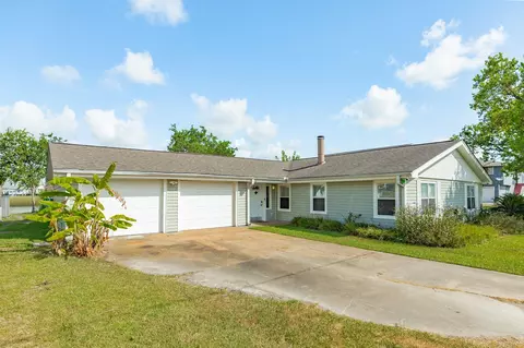 Exterior - 139 Bastrop Beach Rd, Angleton, TX 77515 photo 1 of 8