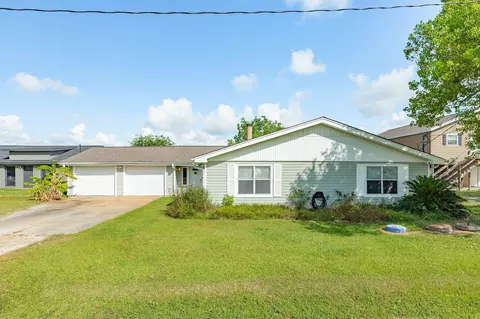 Exterior - 139 Bastrop Beach Rd, Angleton, TX 77515 photo 2 of 8