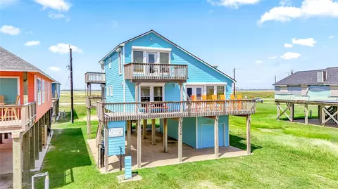 4826 Bluewater Dr, Freeport, TX 77541