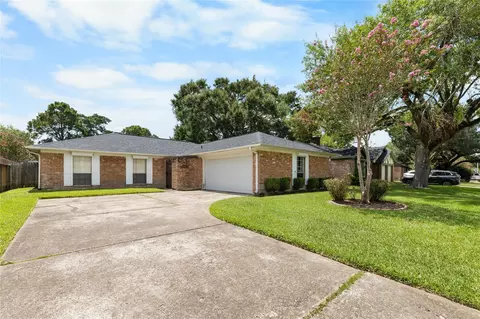 16410 Hickory Knoll Dr, Houston, TX 77059