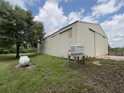 4680 County Road 611, Angleton, TX 77515 photo 2