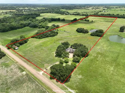 1552 Holub Rd, Schulenburg, TX 78956