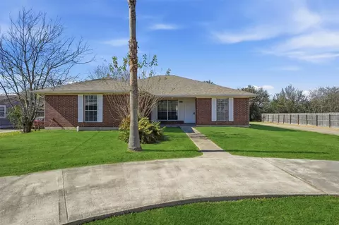 3901 22nd St N, Texas City, TX 77590
