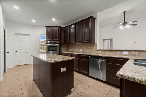 Entry Way - 638 Spring Forest Ct, Conroe, TX 77302 photo 2 of 3