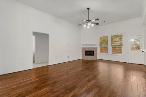 Living - 638 Spring Forest Ct, Conroe, TX 77302 photo 1 of 2