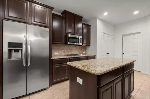 Kitchen - 638 Spring Forest Ct, Conroe, TX 77302 photo 2 of 2