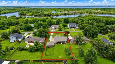 509 Pecan Loop Dr, Baytown, TX 77523
