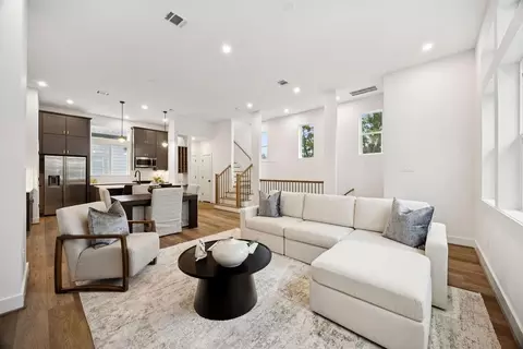 2125 Hoskins Dr #E, Houston, TX 77080