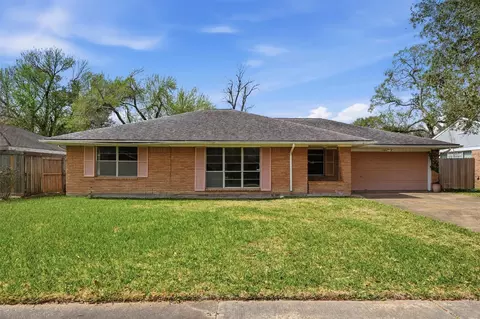 11614 Mullins Dr, Houston, TX 77035