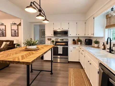 Kitchen - 203 Peach, Daisetta, TX 77533 photo 1 of 2