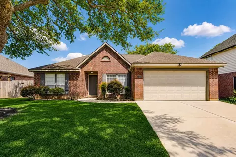 3230 Lee Cir, Pearland, TX 77581