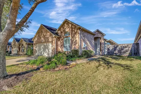 1619 Berlino Dr, Pearland, TX 77581