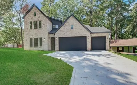 1802 Rollingwood Dr, Huntsville, TX 77340