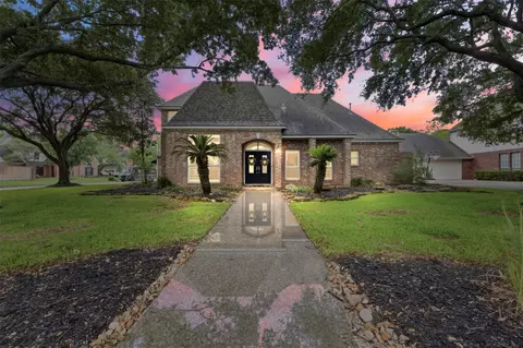 14707 Sandy Creek Dr, Houston, TX 77070