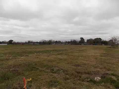 2619 Red Blf, Pasadena, TX 77506 photo 8