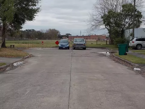 2619 Red Blf, Pasadena, TX 77506 photo 3