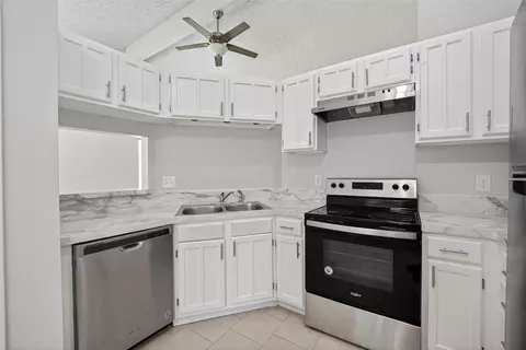 Kitchen - 4714 Bridgeview Ln, Spring, TX 77388 photo 3 of 3