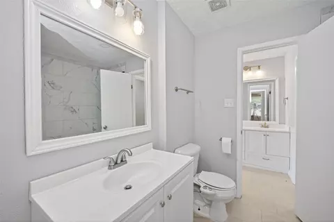 Bath - 4714 Bridgeview Ln, Spring, TX 77388 photo 2 of 3