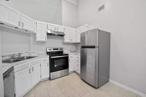 Kitchen - 4714 Bridgeview Ln, Spring, TX 77388 photo 2 of 3