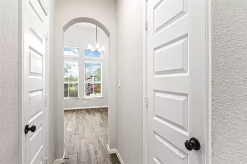 Entry Way - 7726 Wrightwood Dr, Pasadena, TX 77505 photo 3 of 5
