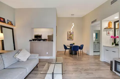2001 Bering Dr #10H, Houston, TX 77057