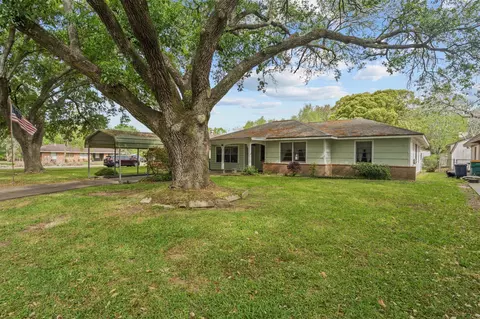 1126 Orange St, La Marque, TX 77568