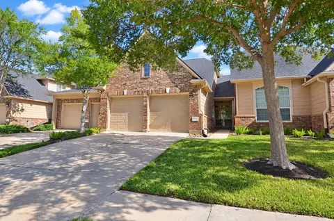 8959 Silent Willow Ln, Sugar Land, TX 77479