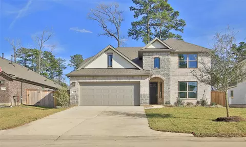 140 Mockingbird Trails Dr, Willis, TX 77318
