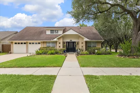 5402 Valkeith Dr, Houston, TX 77096