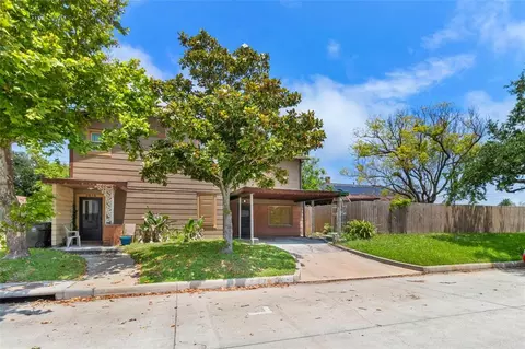 2616 45th St, Galveston, TX 77550