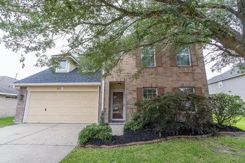 921 Sage St, Baytown, TX 77521