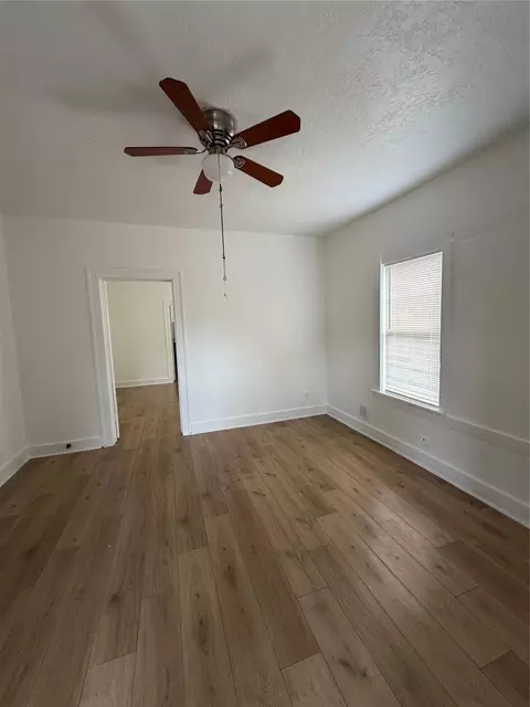 7405 Capitol St, Houston, TX 77011