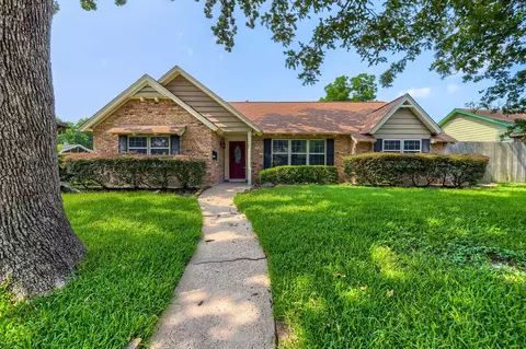 5919 Greenmont Dr, Houston, TX 77092