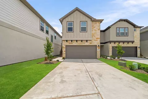 2975 Park Hill Ln, Stafford, TX 77477